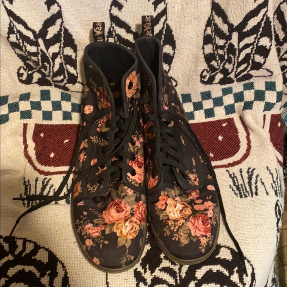 Vintage femme canvas docs!